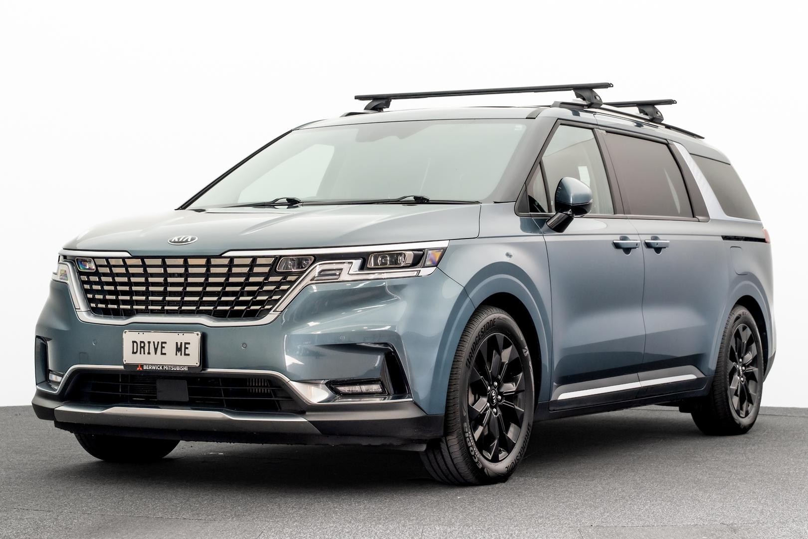 Kia Carnival image 1