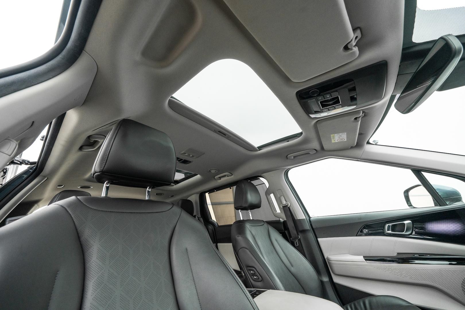 Kia Carnival image 4