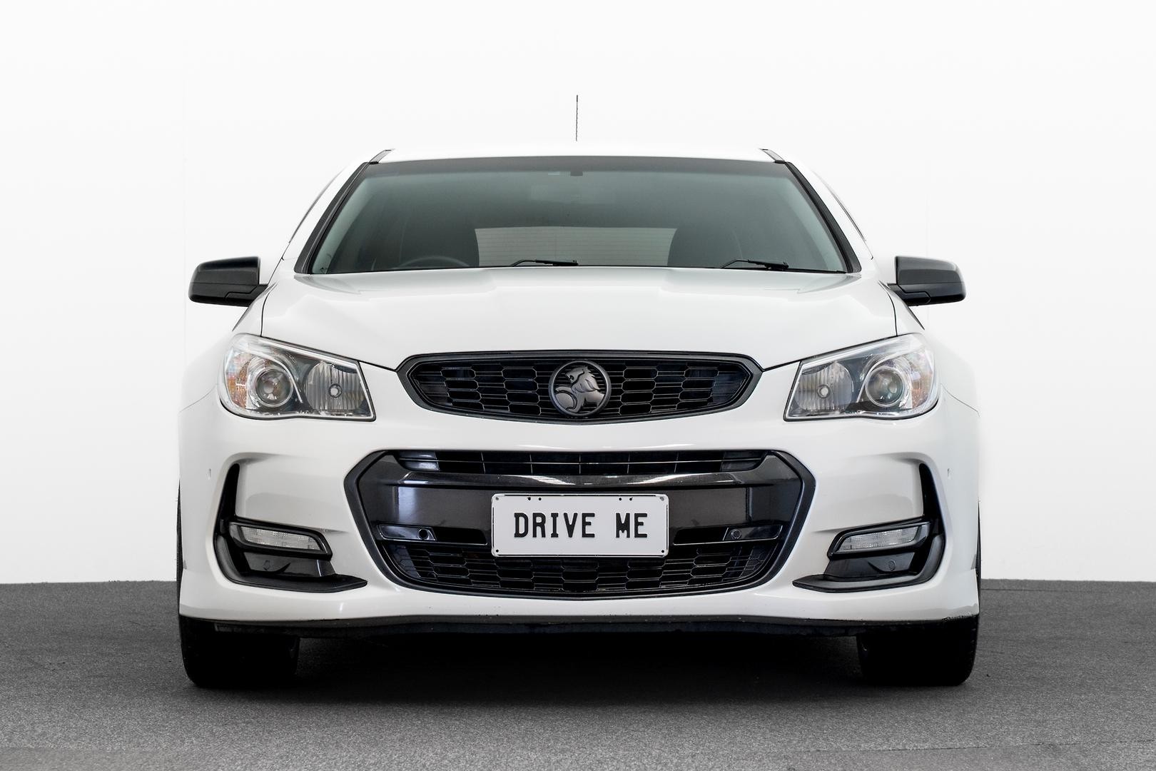 Holden Commodore image 2