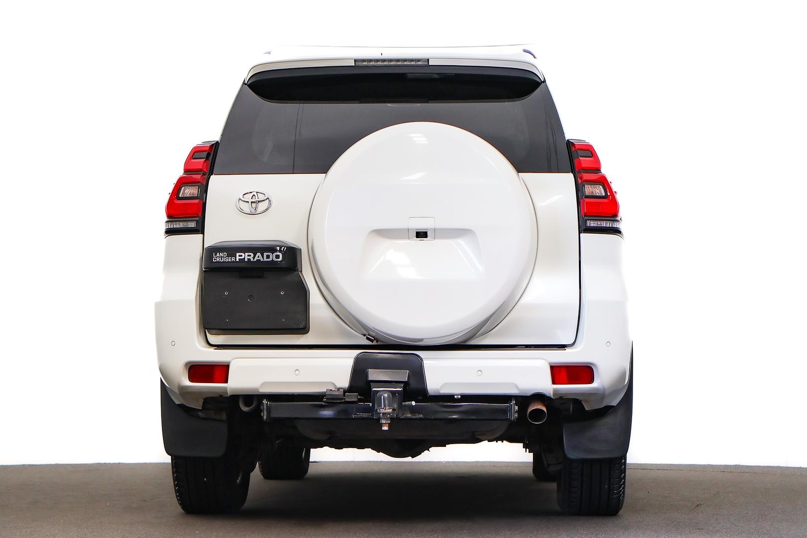 Toyota Landcruiser Prado image 3