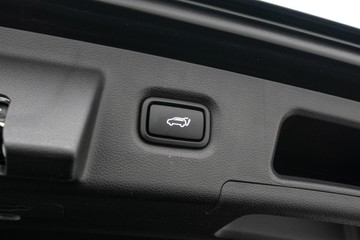 https://dvg-vehicle-assets.s3.amazonaws.com/U19598/9o6m358ty2you2nluw9eei4ev.jpg