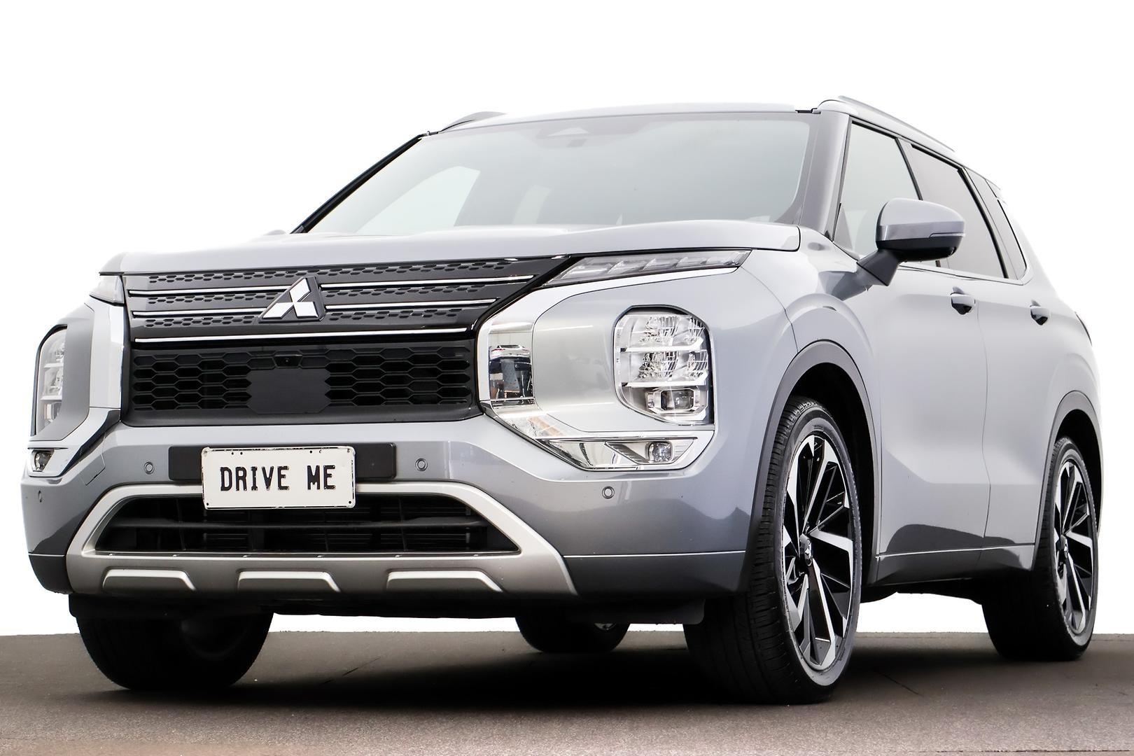 Mitsubishi Outlander image 1