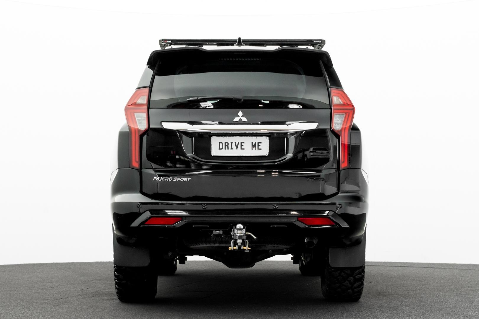 Mitsubishi Pajero Sport image 3