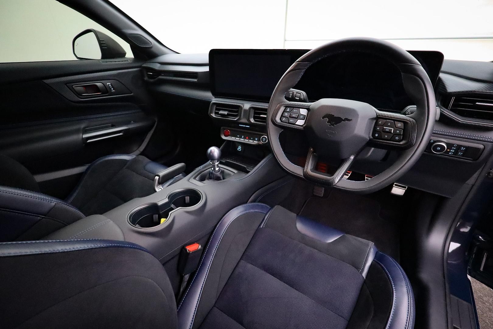 Ford Mustang image 4