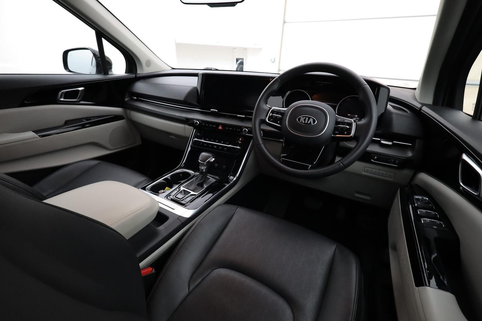 Kia Carnival image 4