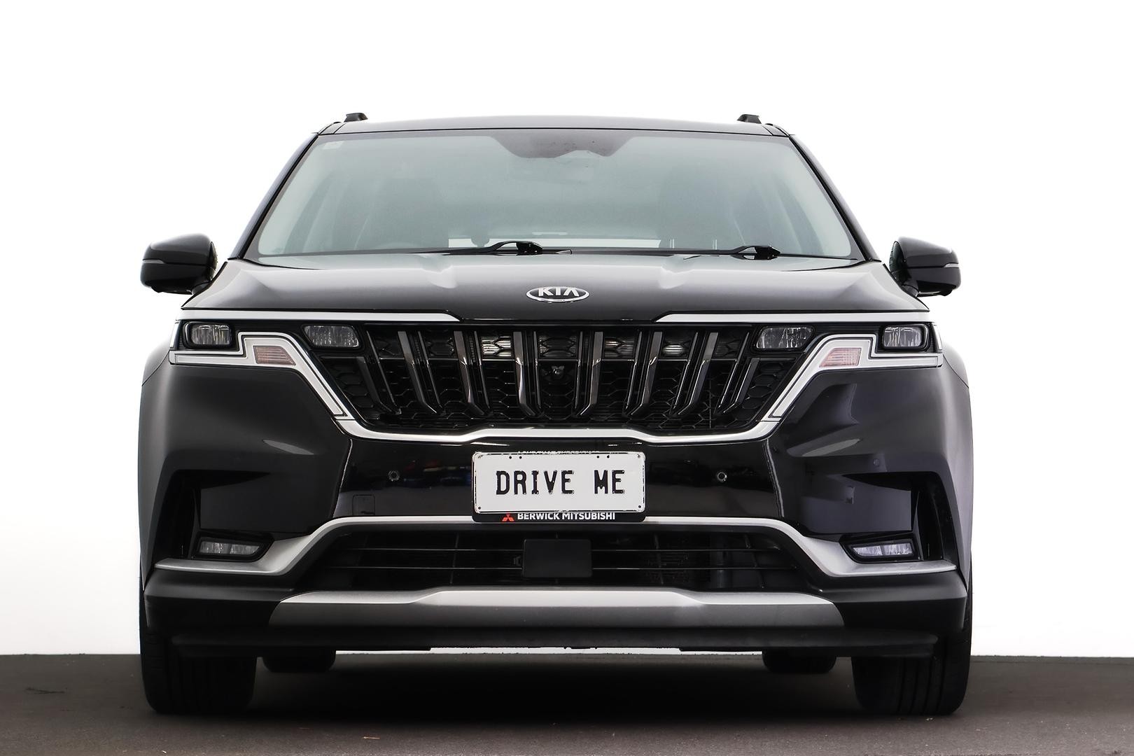 Kia Carnival image 2