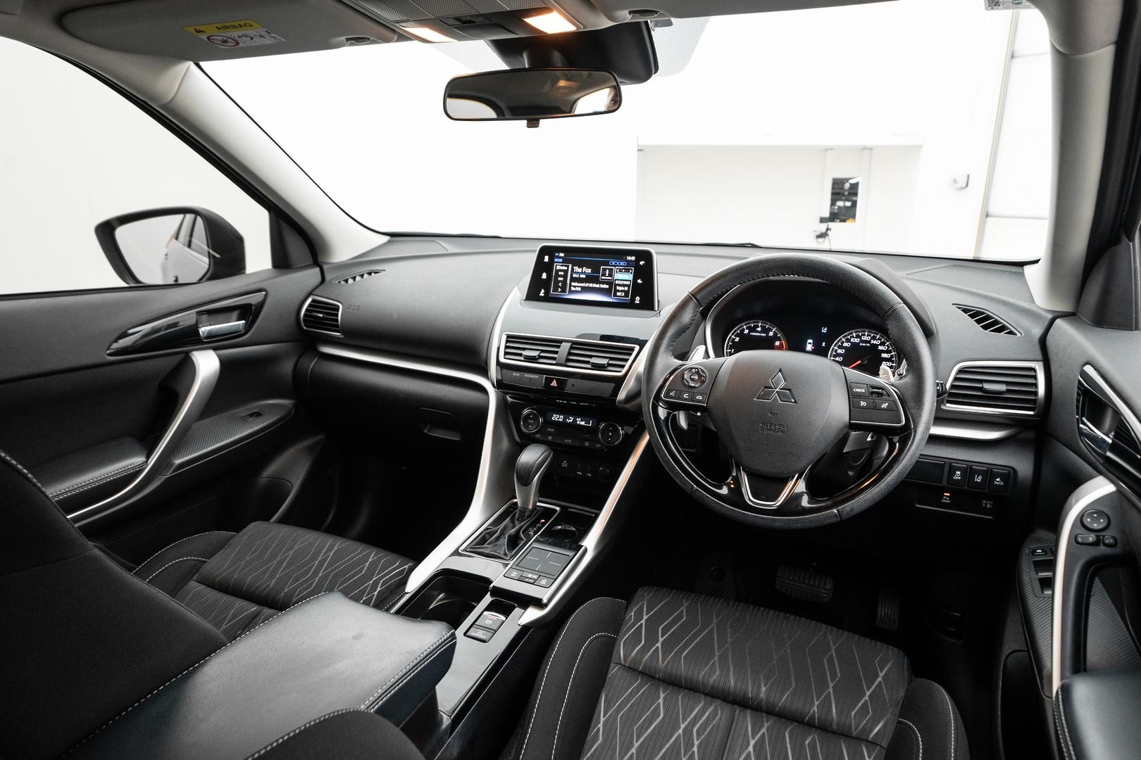 Mitsubishi Eclipse Cross image 4