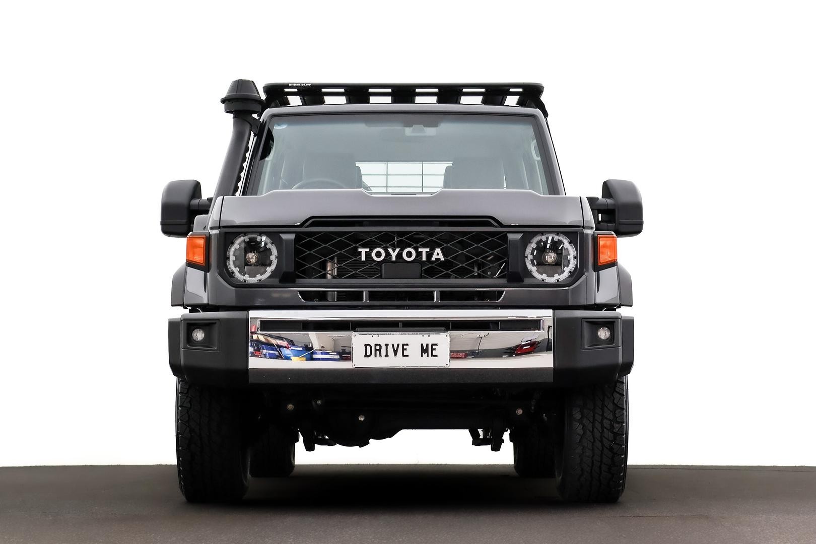 Toyota Landcruiser image 2