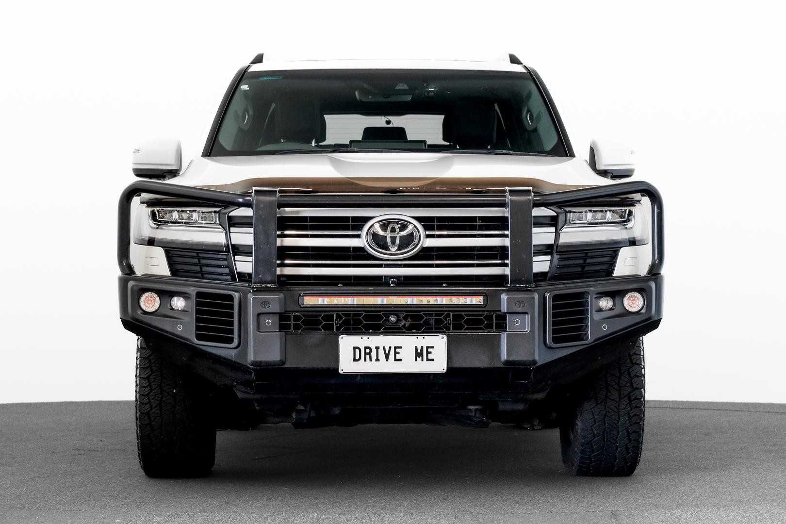 Toyota Landcruiser image 2