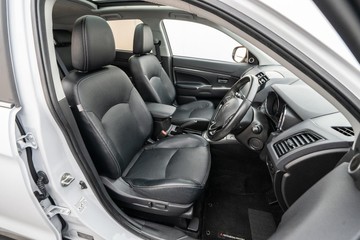https://dvg-vehicle-assets.s3.amazonaws.com/U19693/aboxufptngondnn837ue6eaco.jpg