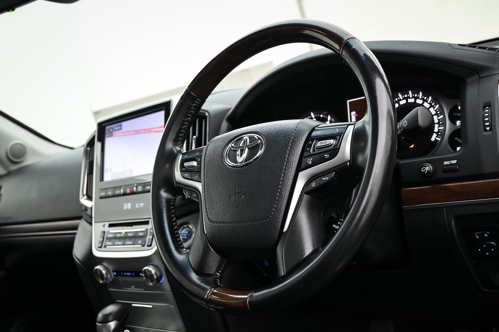 Toyota Landcruiser image 4