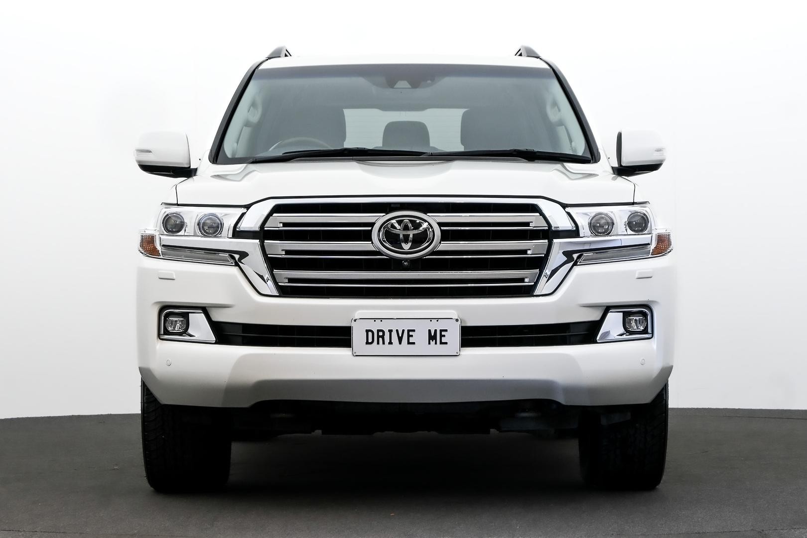 Toyota Landcruiser image 2