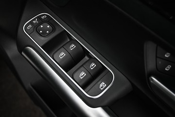 https://dvg-vehicle-assets.s3.amazonaws.com/U19706/d9wb8uabt6rd68sjxmfat0y5.jpg