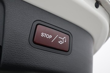 https://dvg-vehicle-assets.s3.amazonaws.com/U19708/8yt1vow2jvodwfd1d96ta5vck.jpg