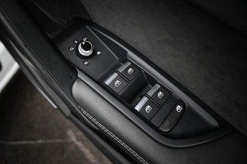 https://dvg-vehicle-assets.s3.amazonaws.com/U19718/4zq0htz9ibodlx0x7myg3qbod.jpg
