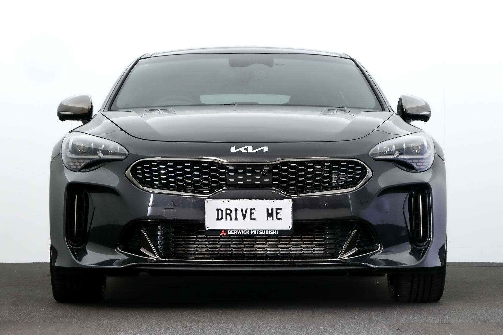 Kia Stinger image 2