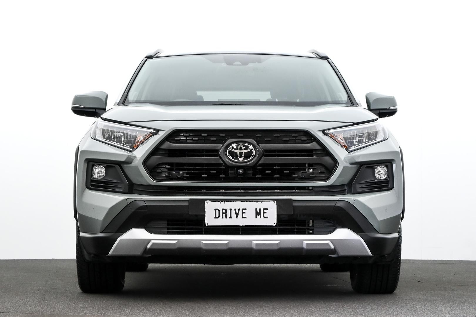 Toyota Rav4 image 2