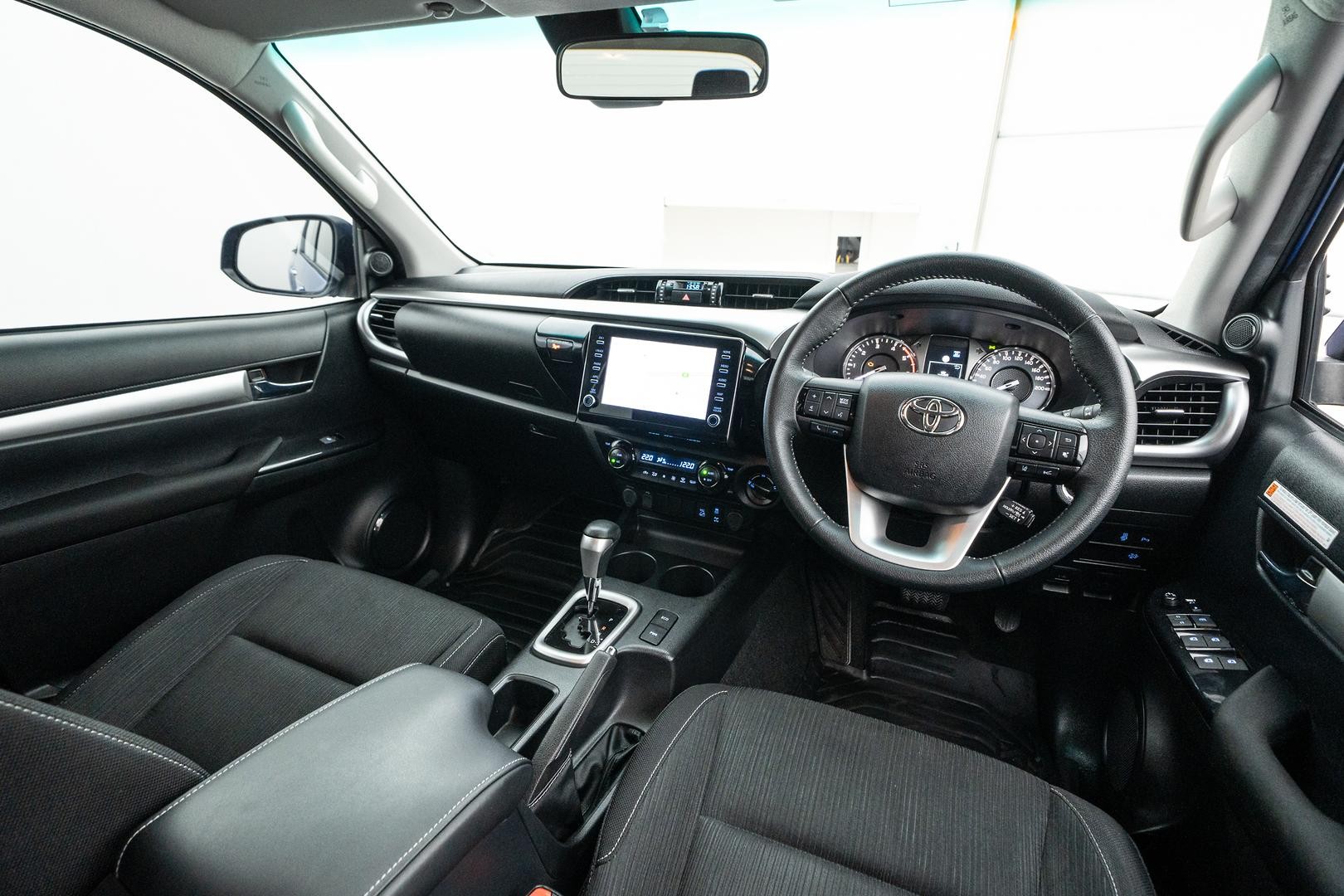 Toyota Hilux image 4