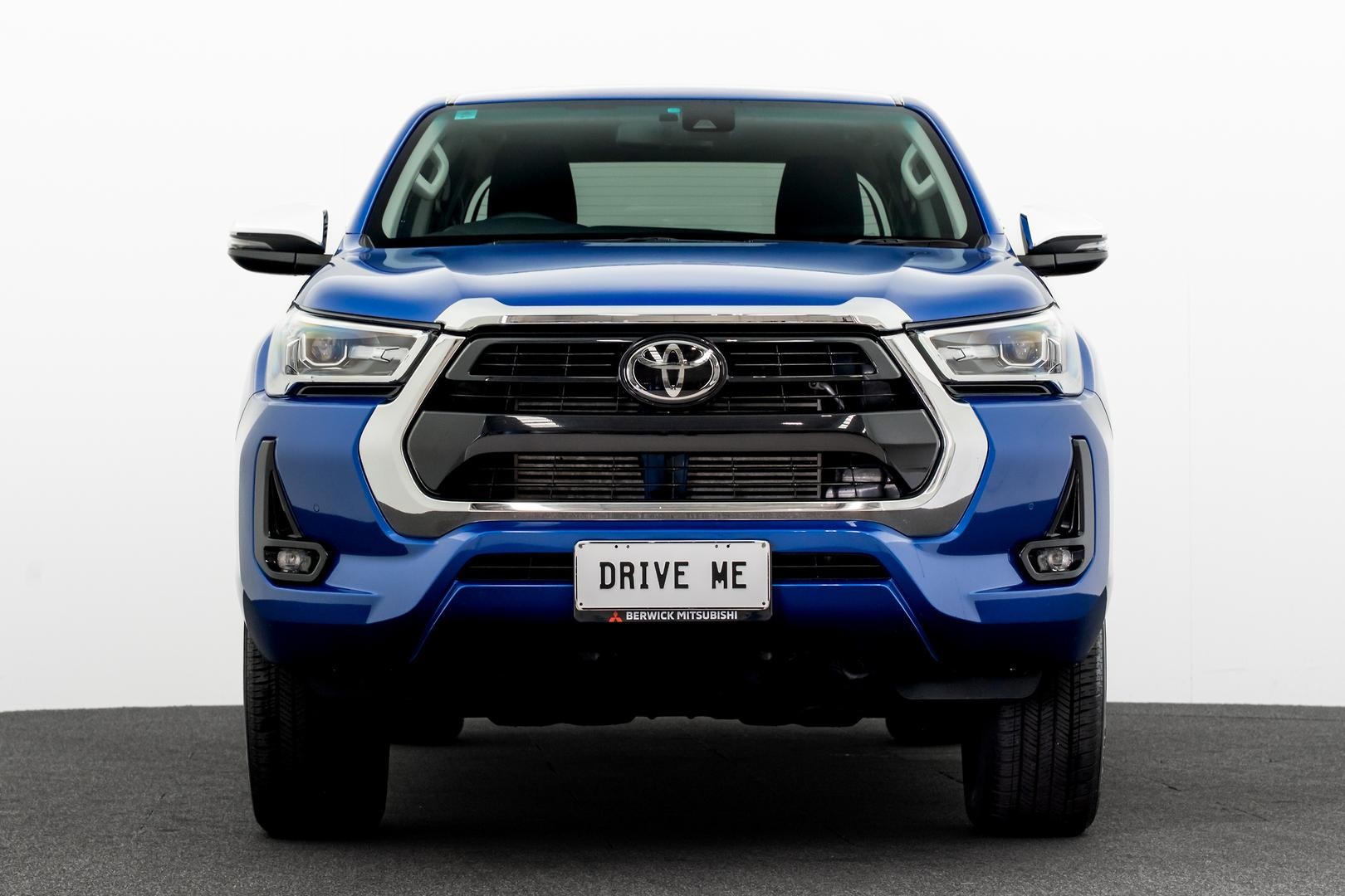 Toyota Hilux image 2