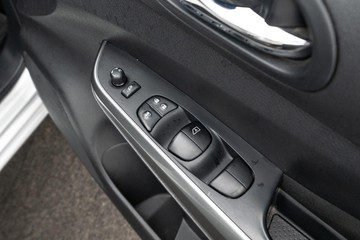 https://dvg-vehicle-assets.s3.amazonaws.com/U19731/amumk54grq7pil0fehbldns2h.jpg