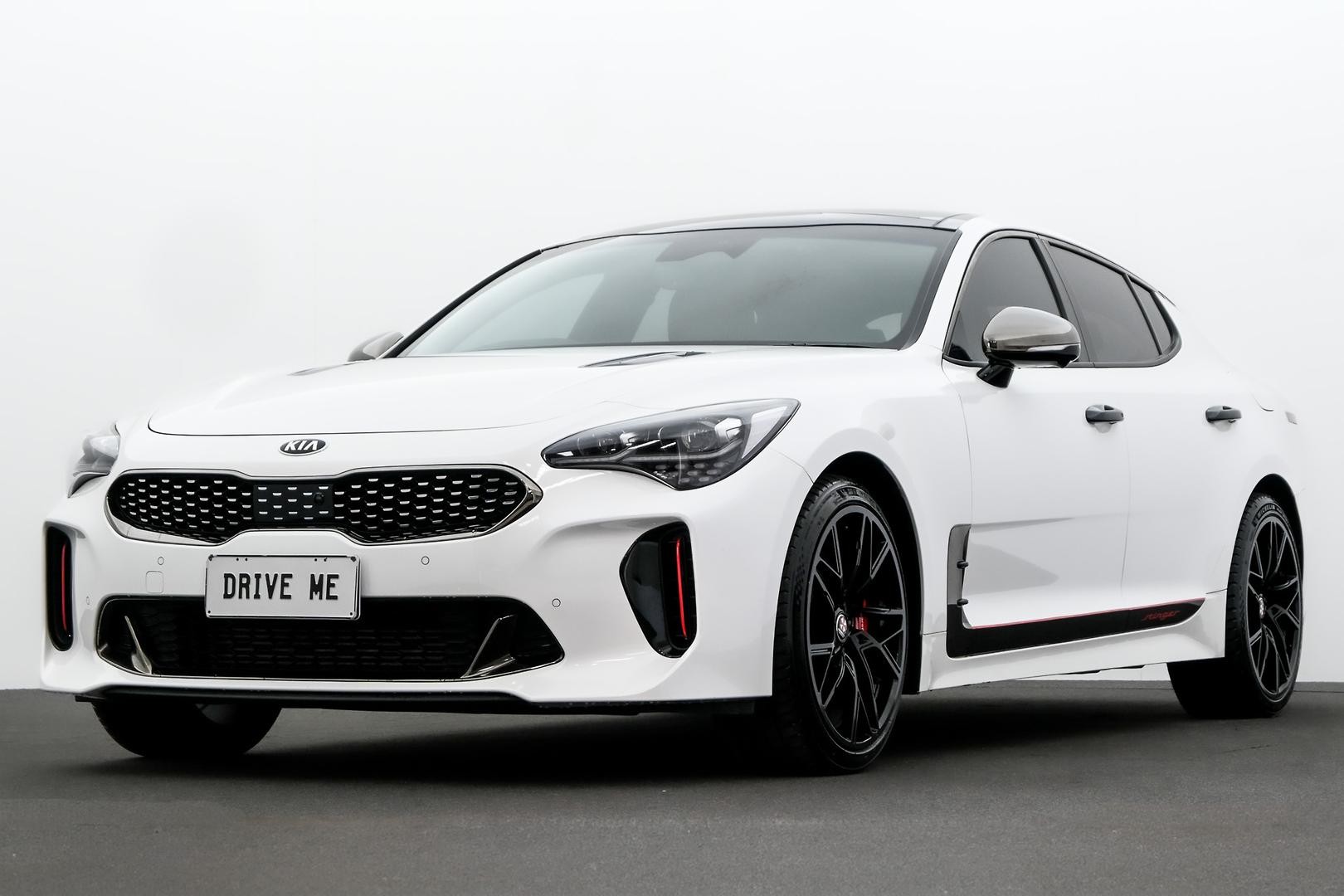 Kia Stinger image 1