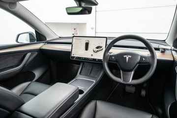 https://dvg-vehicle-assets.s3.amazonaws.com/U19738/3xk9phapts5dl9omw2zmee37n.jpg