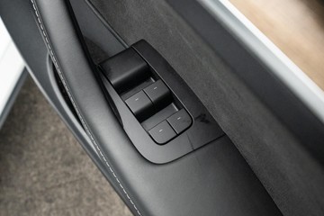 https://dvg-vehicle-assets.s3.amazonaws.com/U19738/8nysv24loixgubn1csyjs09a9.jpg