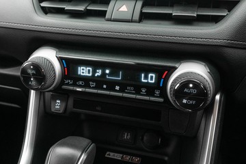 https://dvg-vehicle-assets.s3.amazonaws.com/U19748/dj206b4wi3vf5bzgq379ulij2.jpg