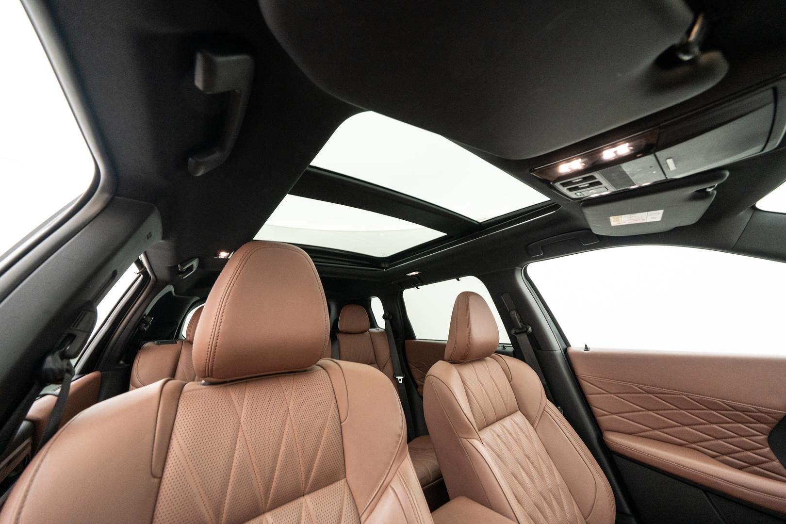 Mitsubishi Outlander image 4