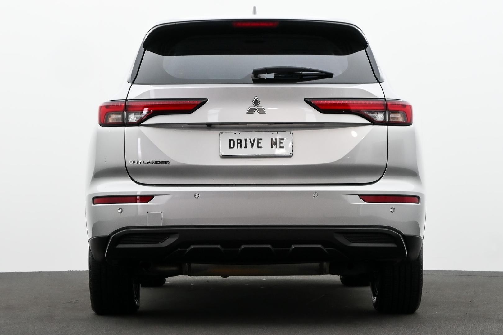 Mitsubishi Outlander image 3