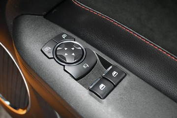 https://dvg-vehicle-assets.s3.amazonaws.com/U19790/8p6py5e3c2yto336vdjtr48a3.jpg
