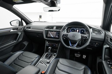 https://dvg-vehicle-assets.s3.amazonaws.com/U19792/akdsp45ydfb253a4sjwvwjb0x.jpg