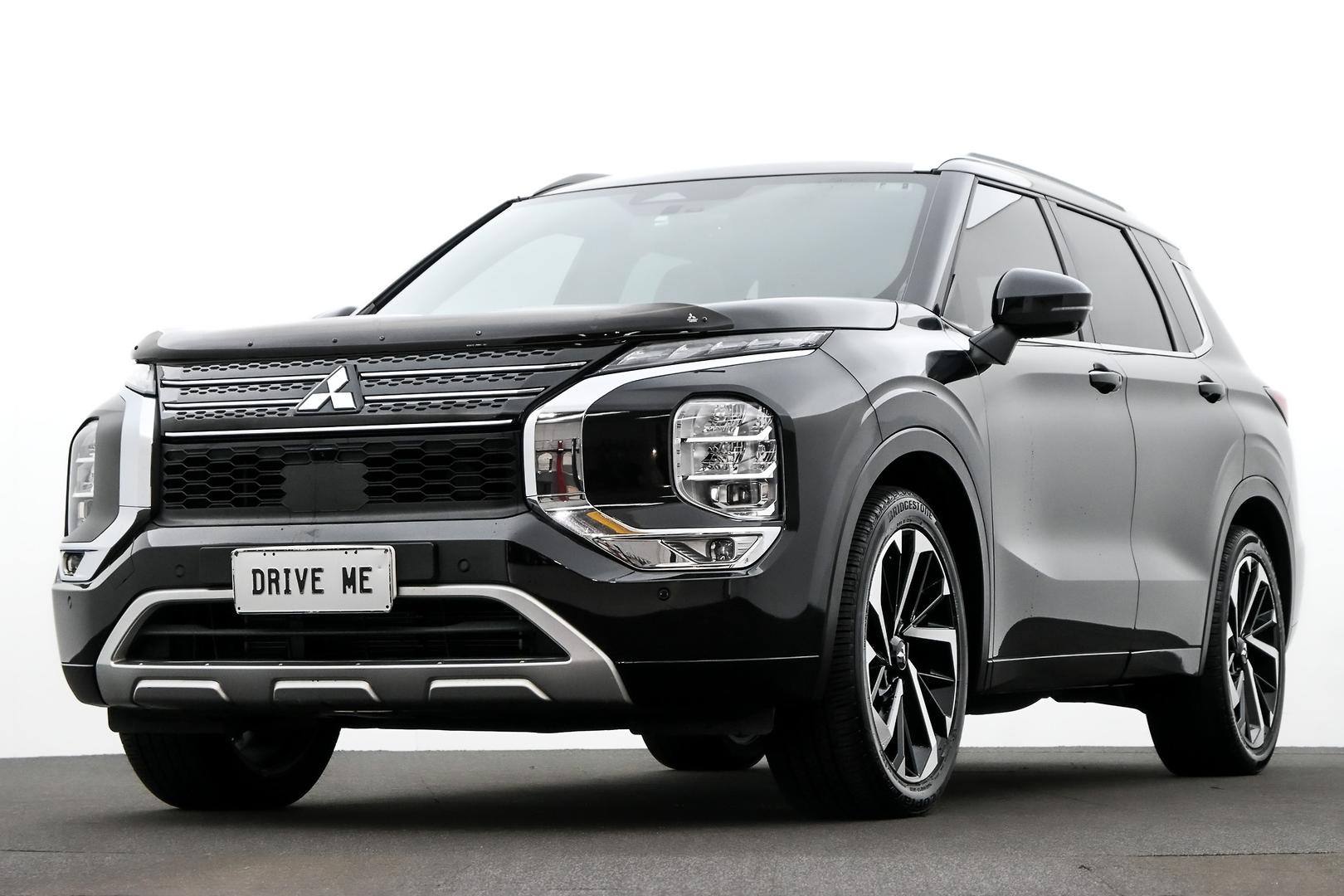 Mitsubishi Outlander image 1