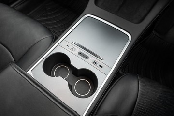 https://dvg-vehicle-assets.s3.amazonaws.com/U19828/6qh15bktgpojxp0y42yo0itad.jpg