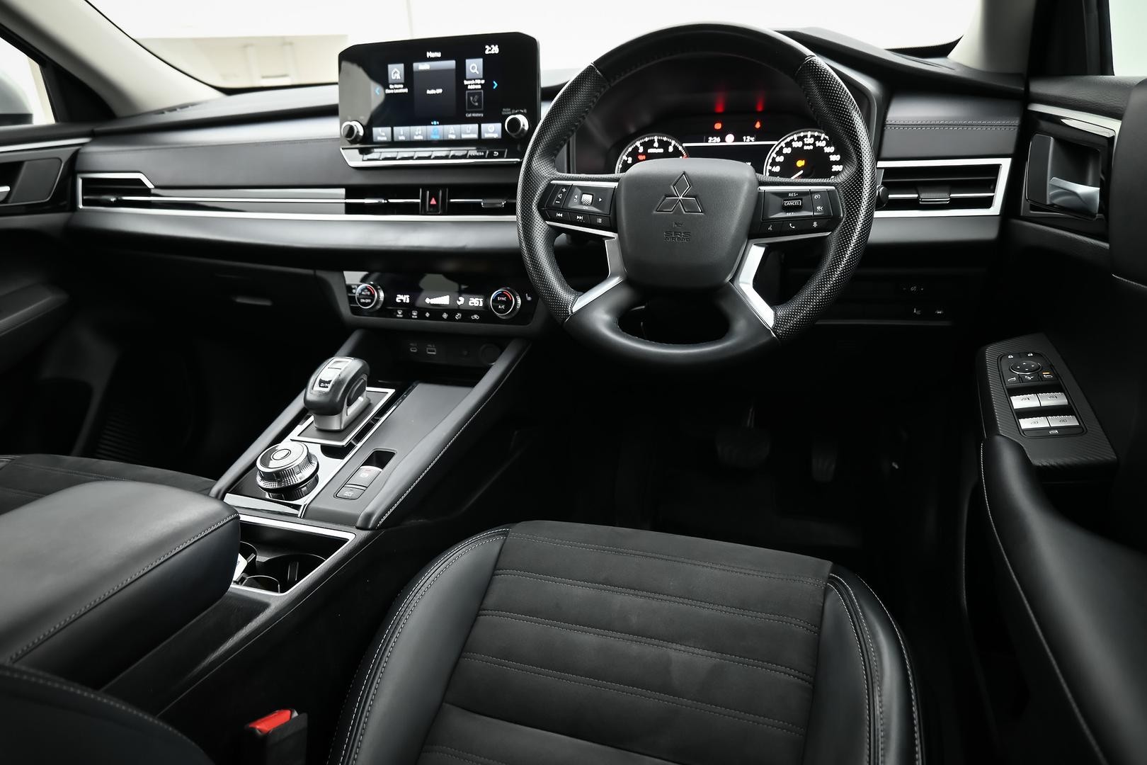 Mitsubishi Outlander image 4
