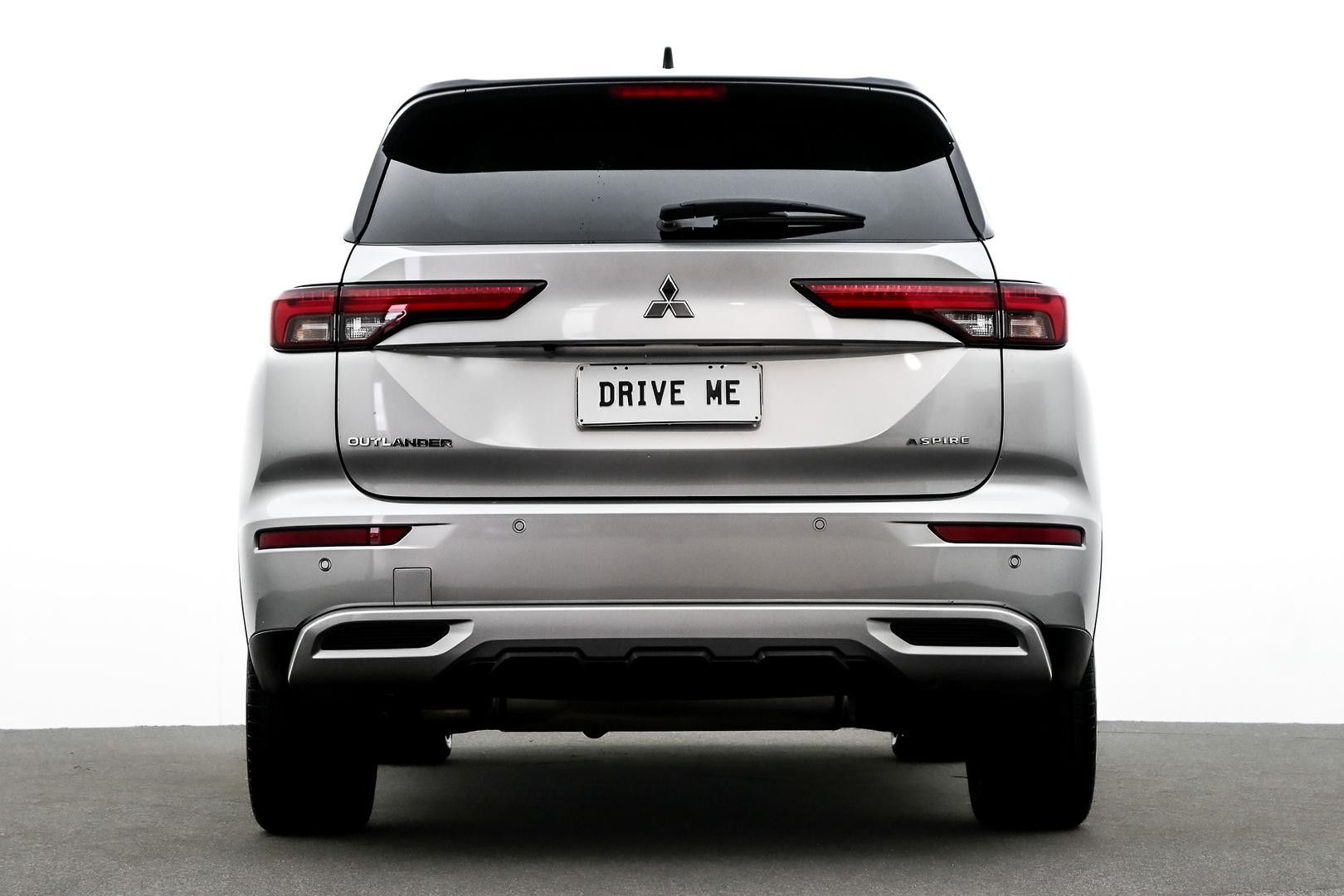 Mitsubishi Outlander image 3