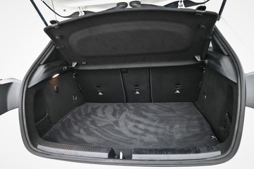 https://dvg-vehicle-assets.s3.amazonaws.com/U19831/evtji1ydzmi0qe663mr00gu1a.jpg