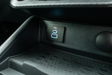 https://dvg-vehicle-assets.s3.amazonaws.com/U19832/a5t9olpuz8ks2t3i9jogd0azr.jpg