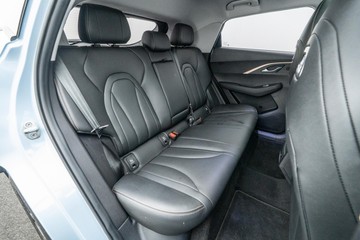 https://dvg-vehicle-assets.s3.amazonaws.com/U19840/1m4313hrtmatnz2hhsfdhn4hs.jpg