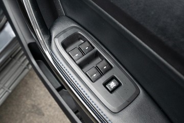 https://dvg-vehicle-assets.s3.amazonaws.com/U19844/6wehydj4zs4huzvq3i46tp1qr.jpg