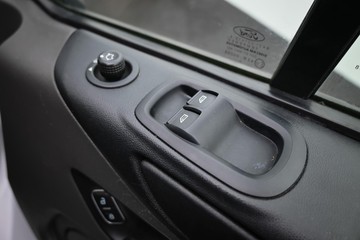 https://dvg-vehicle-assets.s3.amazonaws.com/U19851/8a44anq3yepvkvbai5dajdd87.jpg