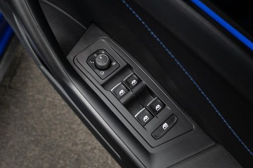 https://dvg-vehicle-assets.s3.amazonaws.com/U19853/b1ttq4cywyv7ug262hnui8jfc.jpg