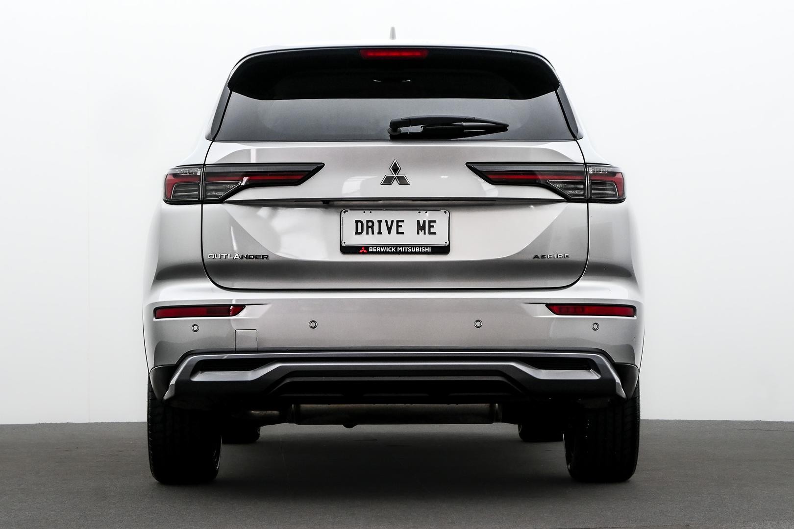Mitsubishi Outlander image 3