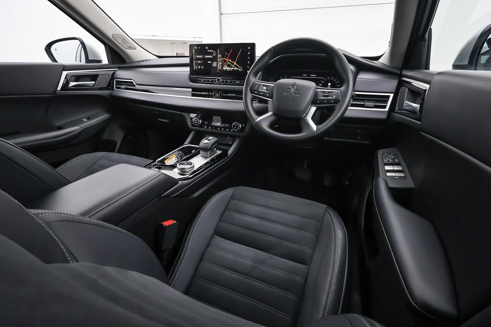 Mitsubishi Outlander image 4