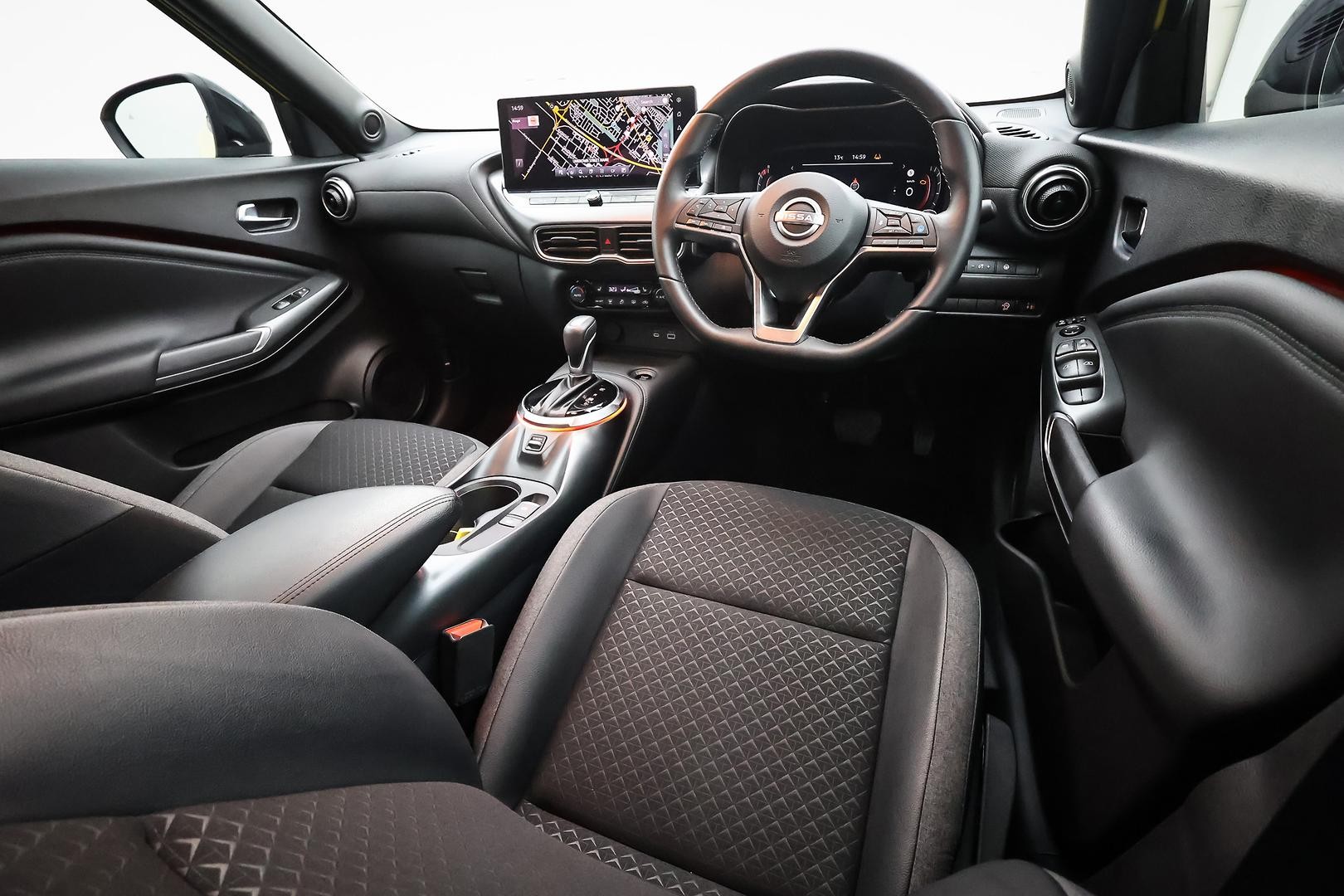 Nissan Juke image 4