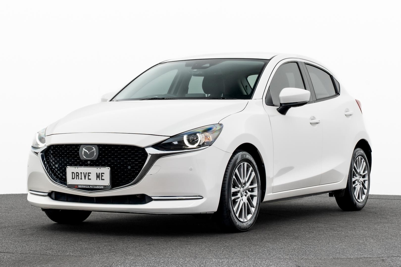 Mazda 2 image 1