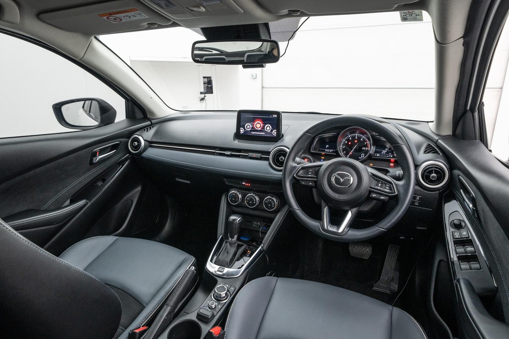 Mazda 2 image 4
