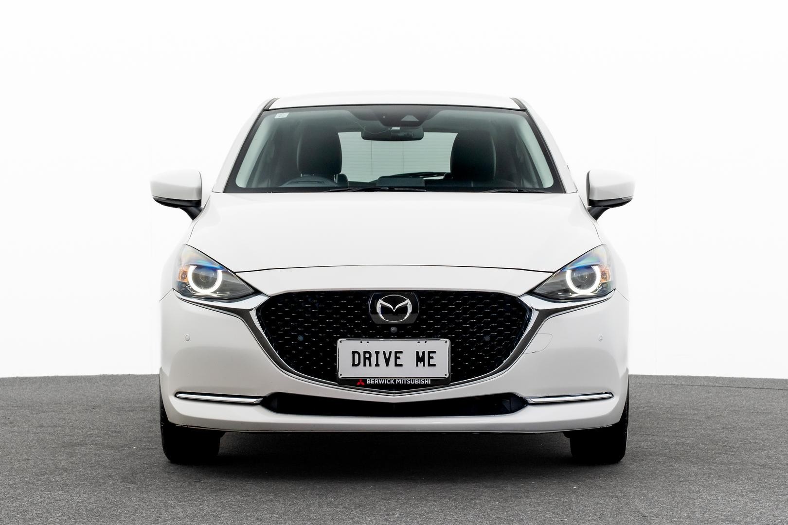 Mazda 2 image 2