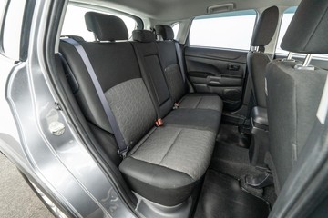 https://dvg-vehicle-assets.s3.amazonaws.com/U19900/51jnutr7ruz2km1dn7ipfsr2.jpg