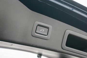 https://dvg-vehicle-assets.s3.amazonaws.com/U19907/8yjgea4vsfjbvrf9ozerqyuap.jpg